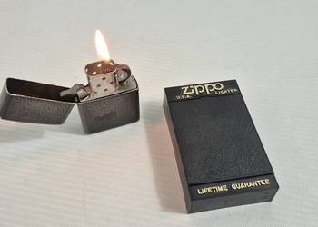 Kultowa Zapalniczka Zippo Venetian – Komplet z pudełkiem, sprawna