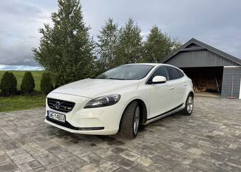 Volvo V40 | kamera cofania | skórzane fotele | elektroniczne zegary
