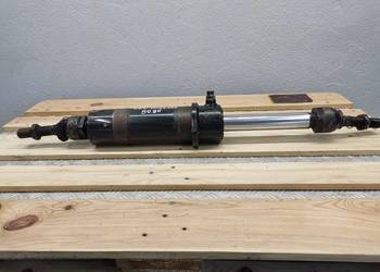 Siłownik wspomagania New Holland LM 5080 {Spicer przód}