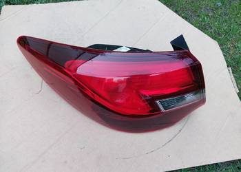 Lampa tył Astra J 25870153 Sedan