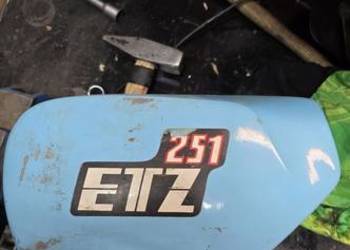 Boczek od strony filtra mz etz 251 czesci