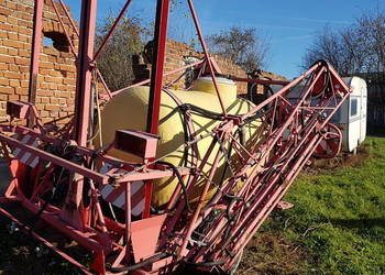 Opryskiwacz Pilmet 2000l.,belka 15m.