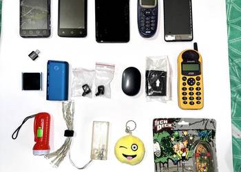 Zestaw elektroniki (telefony, urządzenia, słuchawki, zabawki, elektronika)