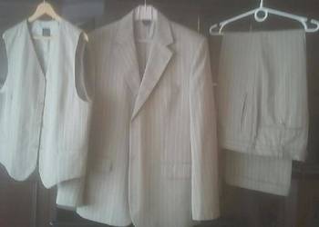 Garnitur w bardzo dobrym stanie - raz używany