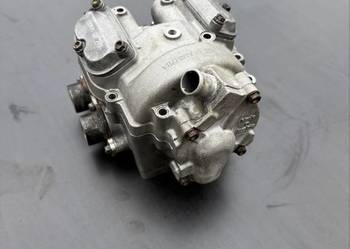 Głowica KTM 525 Exc 450 RFS 400 SX XC wałek rozrządu pokrywa zaworów zawory