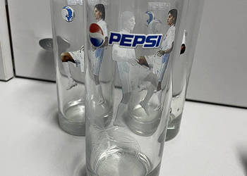 Szklanka kolekcjonerska PEPSI z pilkarzem 0,3l