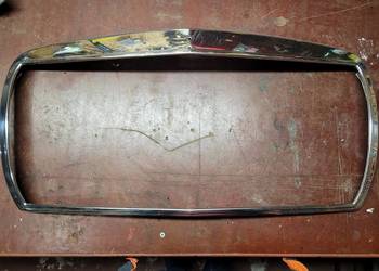 Mercedes Benz 190 ramka grilla