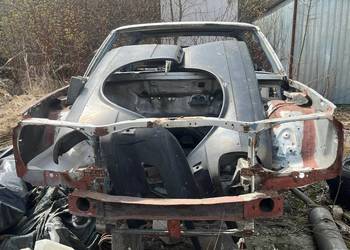 Mercedes C123 bez silnika i skrzyni