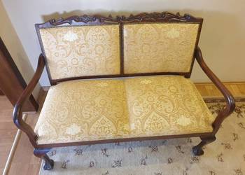 Piękna sofa z drewna egzotycznego