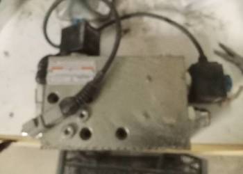 Zawór rozdzielacza 295930 Manitou MLT 741