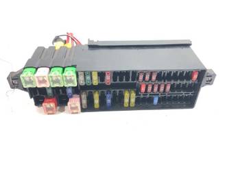 SKRZYNKA BEZPIECZNIKÓW SKODA RAPID 6C0937615A Hatchback 1.6 115KM MODU