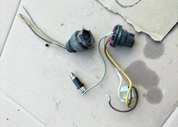 Audi 80 B4 80B4 KOSTKA WTYCZKA  WIĄZKA LAMPY PRZÓD PRZEDNIEJ