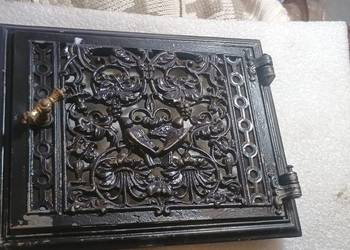 Ażurowe drzwiczki żeliwne do pieca