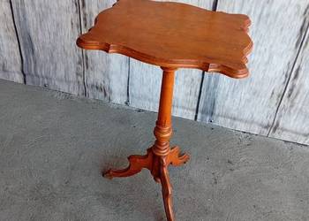 stolik drewniany / 317