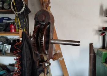 Wyciągarka podnośnik ręczna na korbę stara