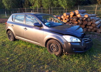 Kia Ceed Hatchback 1,4 G4FA w całości lub na części