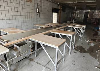 Stół rozbiorowy linia z taśmą nierdzewną