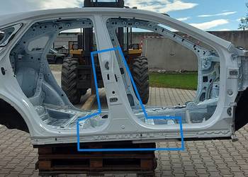 LEXUS RX500H V 5 2023-  SŁUPEK ŚRODKOWY PRAWY