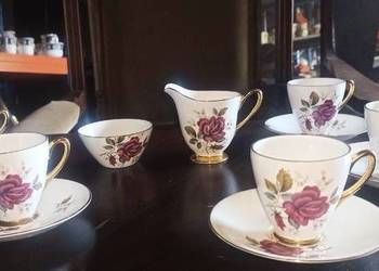 Serwis Royal Imperial. Made in England. Z pąsową różą