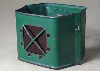 Metalowa osłona drogowa polskiej lampy naftowej Jupiter 1