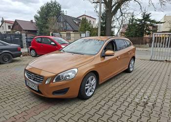 volvo v60 2012r 2.4d5 maska silnika, błotniki, lampy, tylna klapa kpl. uszk