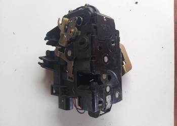 Zamek drzwi tył prawy 3b4839016m Vw Seat Skoda Zamek drzwi tył prawy 3b4839016m Vw Seat Skoda