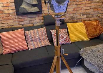 Lampa stojąca loft Vintage reflektor teatralno filmowy PRL