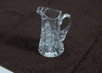 Przepiękny, bogato szlifowany dzbanek z kryształu PRL - 15 cm