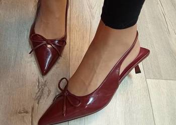 (41) Ekskluzywne, bordowe czółenka wieczorowe z odkrytą piętą, Nowe