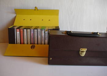 Pudełko na kasety magnetofonowe +14 szt