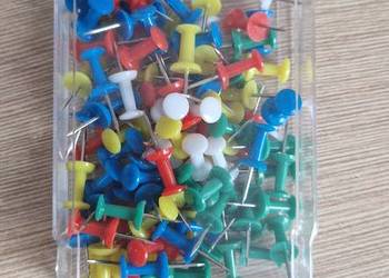 PINEZKI PINESKI DO TABLIC KORKOWYCH SZPILKI KOLOROWE BECZUŁKI SPINKI PRZYPI