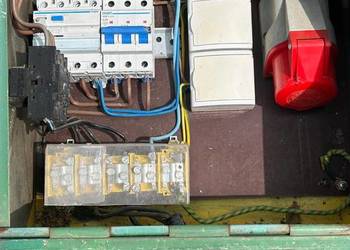 Skrzynka rozdzielnia budowlana