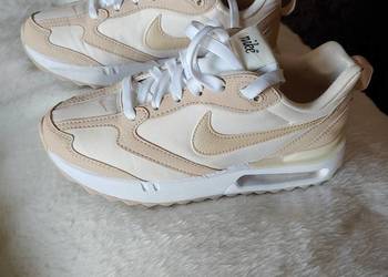 Sprzedam buty Nike kremowo beżowe rozmiar 37