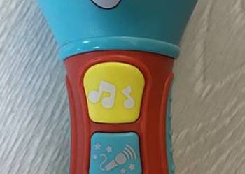 Mikrofon grający Baby Clementoni.