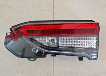 RAV4 V LAMPA TYLNA PRAWA LED W KLAPĘ ORYGINAŁ EUROPA 81580-42151