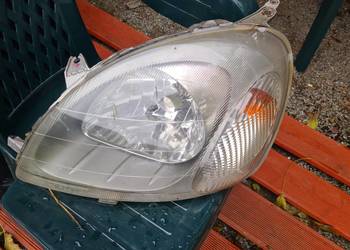 Lampa lewa toyota Yaris 1