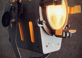 Lampa teatralno filmowa PRL 1963 Vintage loft