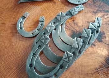 Podkowy, podstawka na wizytówki, kowalstwo artystyczne, rękodzieło