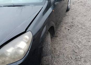 Sprzedam,cześci do Astry h, 3 drzwi,klapa , błotnik czarna z20r