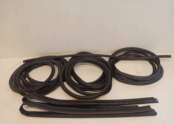 USZCZELKA SKODA KODIAQ 565837119A 565867368B 565867365B