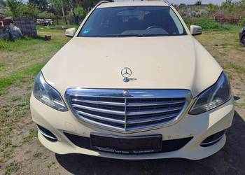 Mercedes E220 Bluetec T Model 9G-tronic