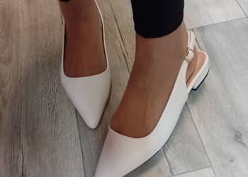 (41/42) Białe baleriny wieczorowe z odkrytą piętą, niskie czółenka, NOWE