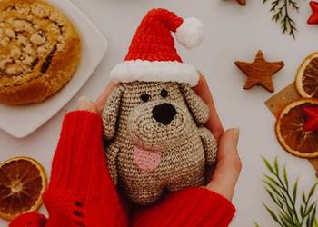 Świąteczna maskotka wykonana na szydełku