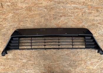 Środkowa kratka zderzaka przód Auris 2 II E18 12-15 53112-02390