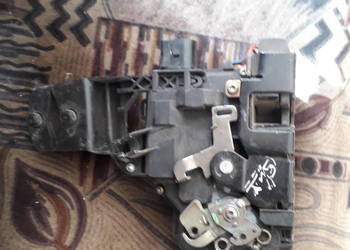 Zamek kierowcy VW PASSATA B5 przed liftem