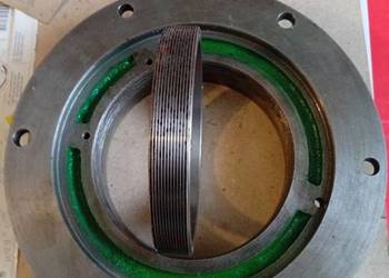 Tuleja łożyskowa z nakrętką C 360