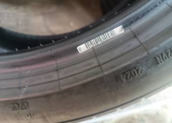 Para opon 235/40 r19