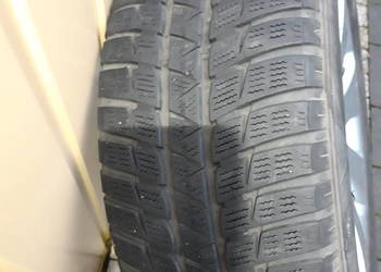 Opony zimowe 225/55/17" Falken w dobrym stanie spżedam