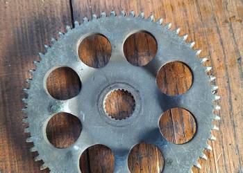 Aprilia SR 50 koło zębate przy wariatorze