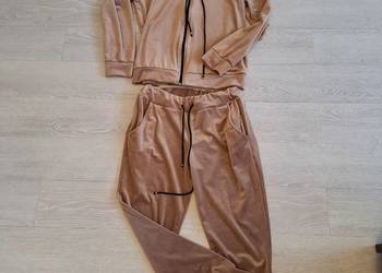 Welurowy dres damski r 36